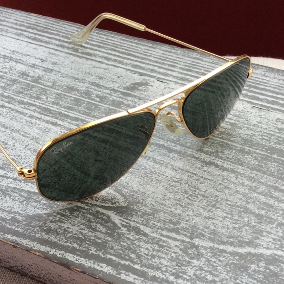 Ray-Ban Aviator Sunglasses - Picture 3 of 7